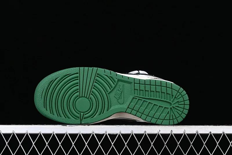 All Categories Nk SB Dunk Series Nk SB Dunk Low Low-top sneakers Nk Dunk Low "Miami Hurricanes" Space Exploration Star Trek Customized version of deconstructed straps retro distressed low-top sneakers DD1391-300